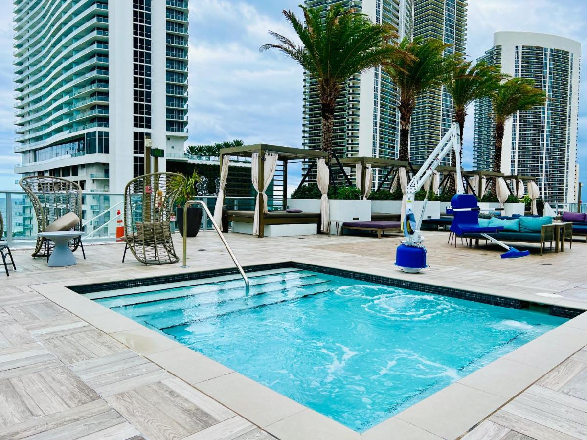 הוליווד Hyde Beach House - Millionaire 2 Bd 2 Ba Apt, Direct Ocean View, 5 Min Walk To Ocean מראה חיצוני תמונה