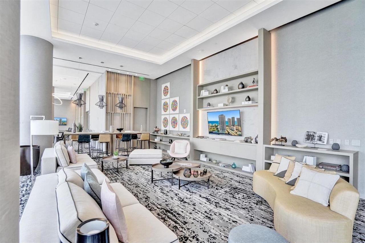 הוליווד Hyde Beach House - Millionaire 2 Bd 2 Ba Apt, Direct Ocean View, 5 Min Walk To Ocean מראה חיצוני תמונה